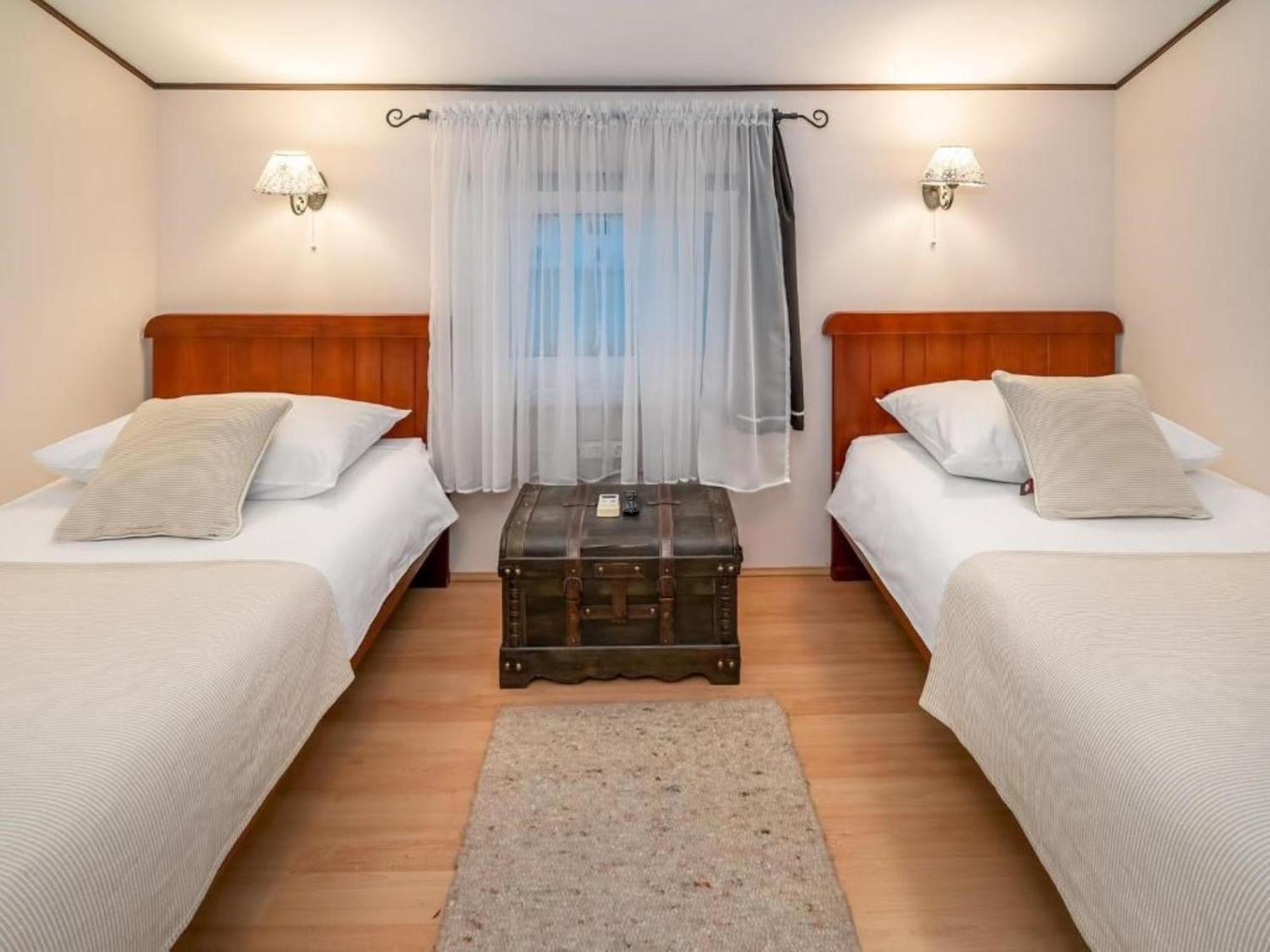 Apartments Villa Roza Drazice Room photo